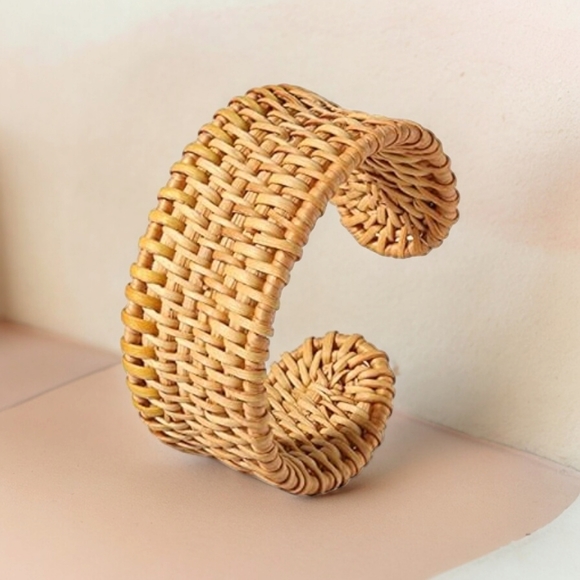 ποΈ Rattan Handmade π«Ά Cuff Bracelet - Picture 3 of 4